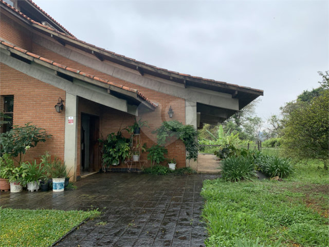 Sobrado à venda com 4 quartos, sendo 2 suítes,  em Tremembé, São Paulo, SP
