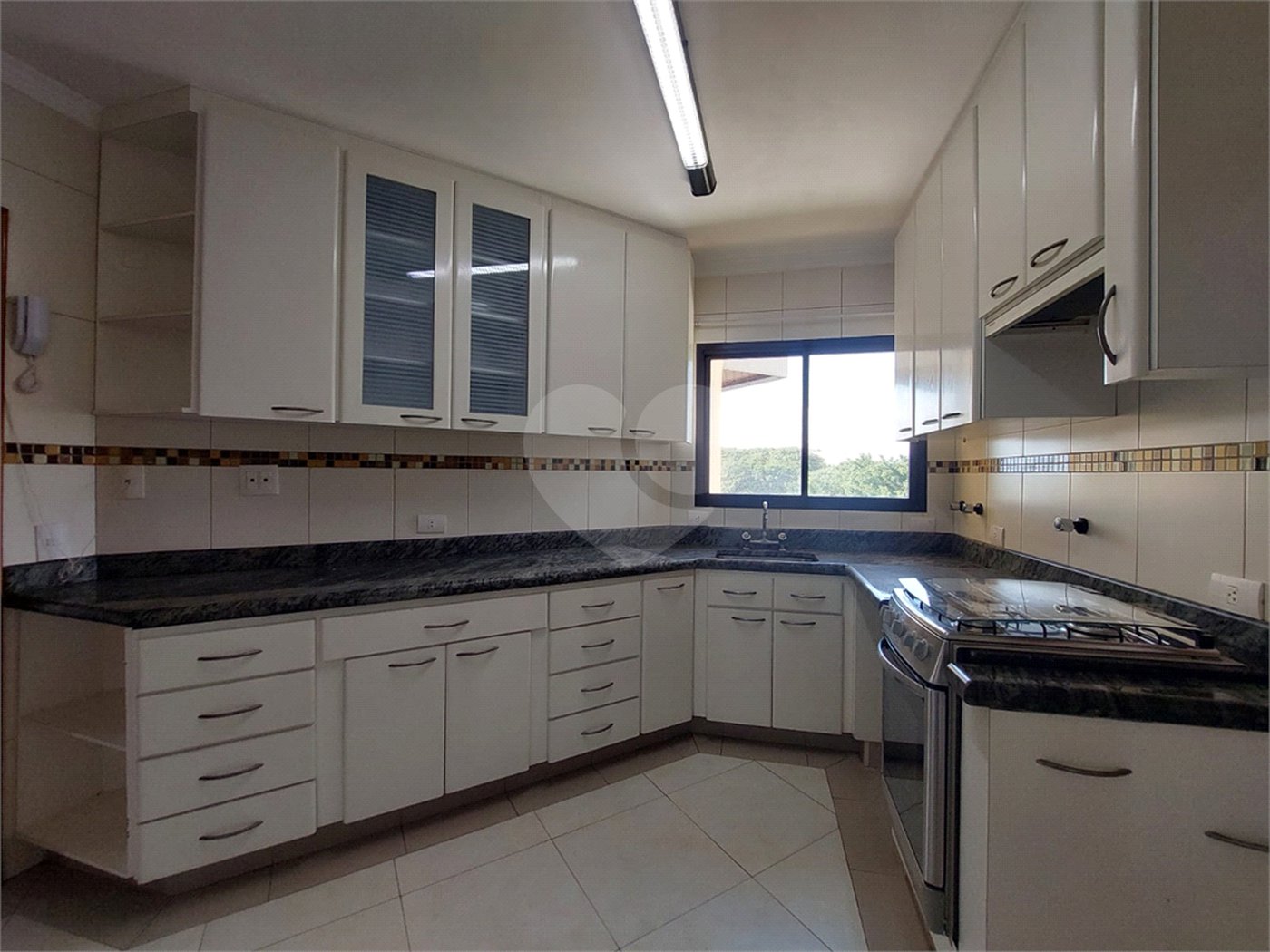 Apartamento à venda com 3 quartos, sendo 1 suíte, em Parque São Domingos, São Paulo, SP