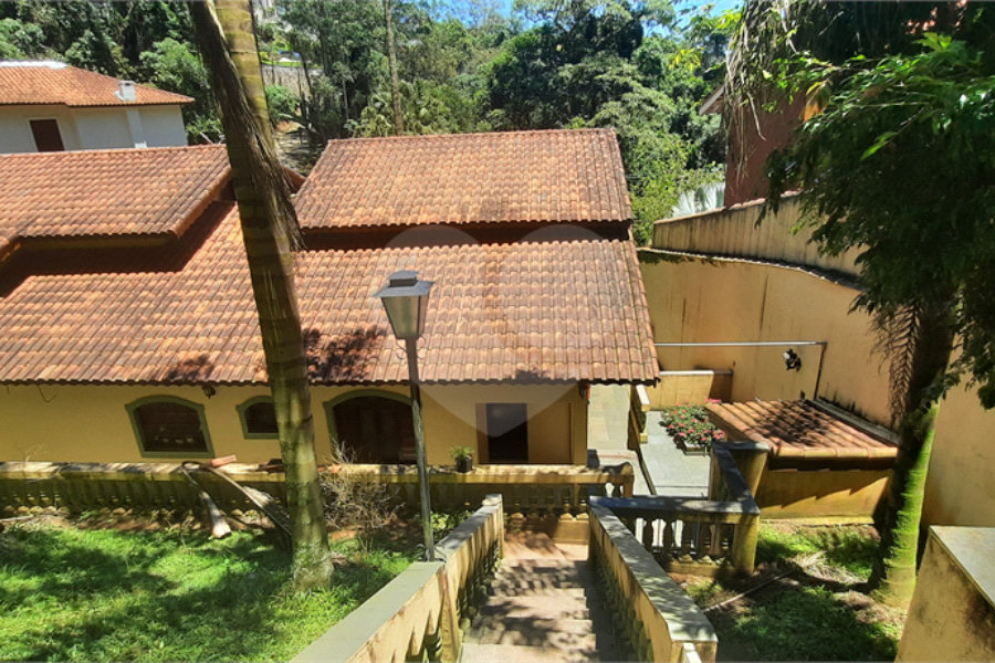Casa à venda com 4 quartos, sendo 1 suíte, no condomínio Parque Imperial da Cantareira, Mairiporã - SP