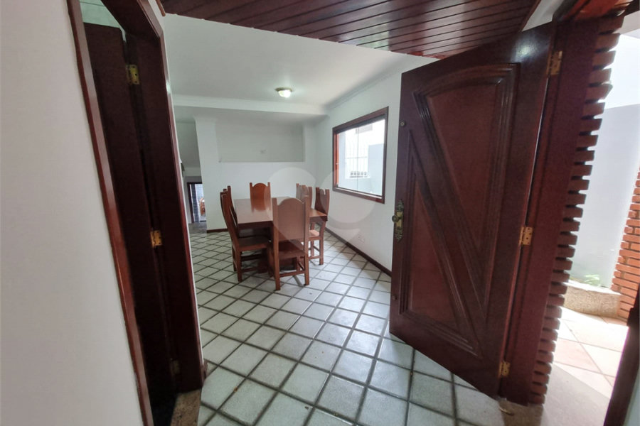Sobrado à venda com 3 quartos, sendo 1 suíte, em City Recanto Anastácio, São Paulo, SP