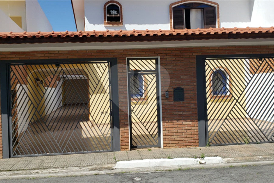 Sobrado à venda com 3 quartos, sendo 1 suíte, em Tremembé, São Paulo, SP