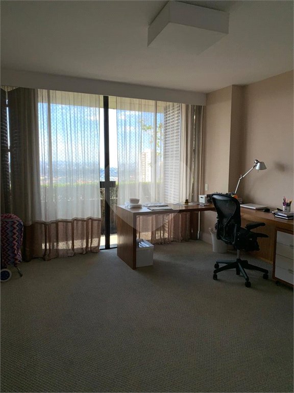 Apartamento à venda com 4 suítes em Vila Suzana, São Paulo, SP