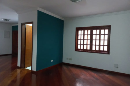 Sobrado à venda com 4 quartos, sendo 3 suítes,  em Cidade São Francisco, São Paulo, SP