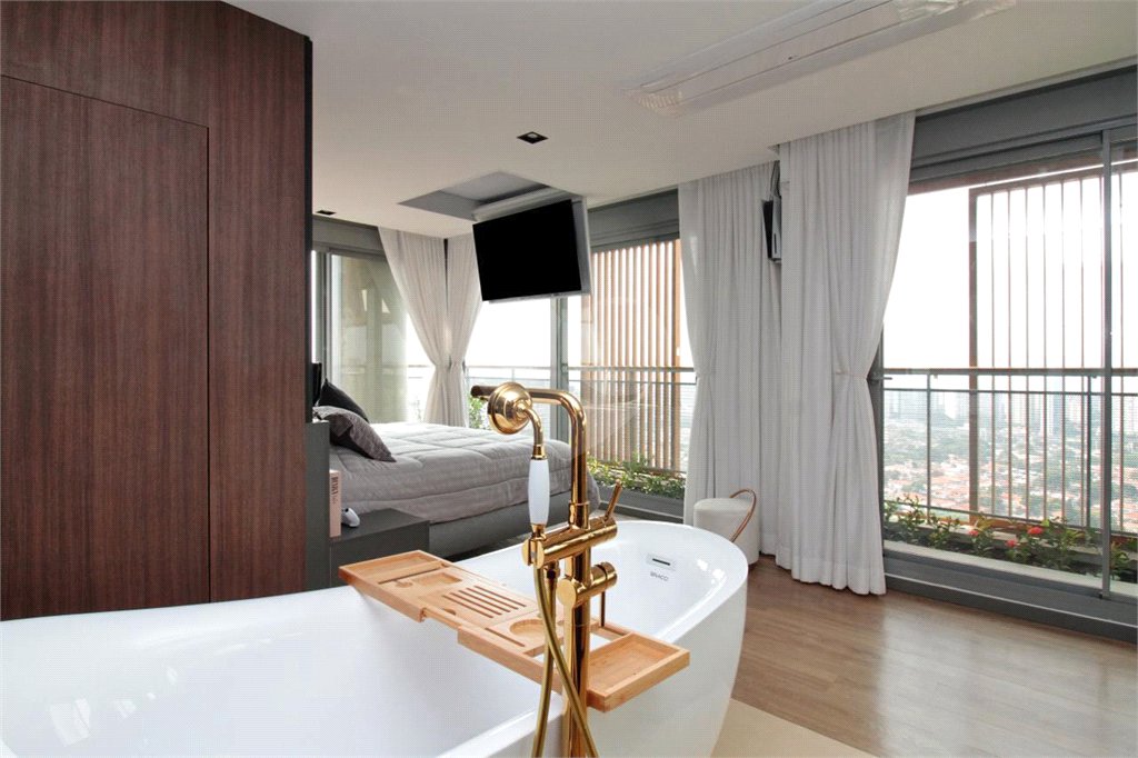 Apartamento à venda ou para alugar com 3 quartos, sendo 1 suíte, em Jardim das Acácias, São Paulo, SP