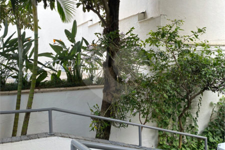 Apartamento à venda com 3 quartos em Moema, São Paulo, SP