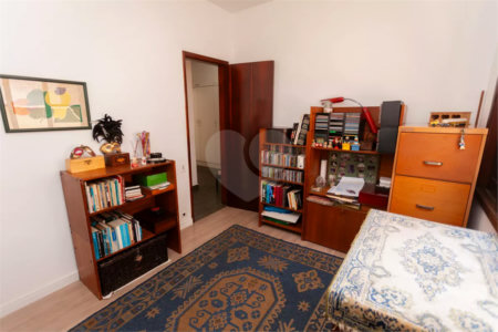 Casa à venda com 4 quartos, sendo 1 suíte, no condomínio Taquaral, São Paulo - SP