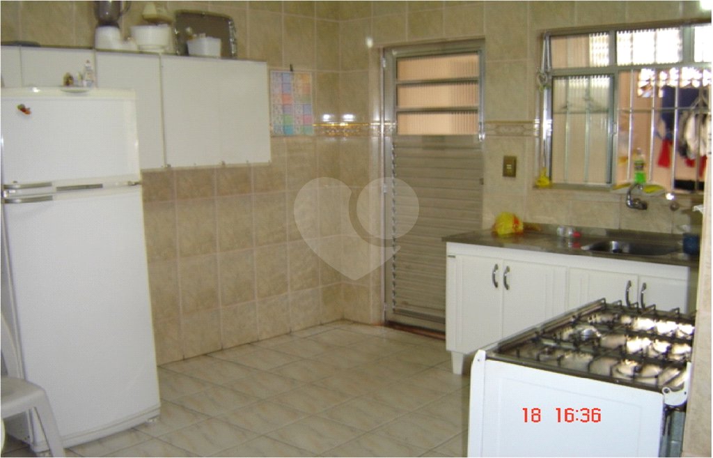Sobrado à venda com 3 quartos, sendo 1 suíte, em Braz Cubas, Mogi das Cruzes, SP