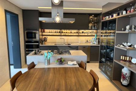 Apartamento à venda com 3 quartos, sendo 2 suítes, em Vila Mariana, São Paulo, SP