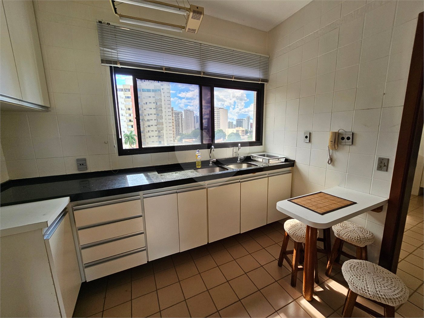 Apartamento à venda com 4 quartos, sendo 3 suítes, em Goiabeira, Cuiabá, MT