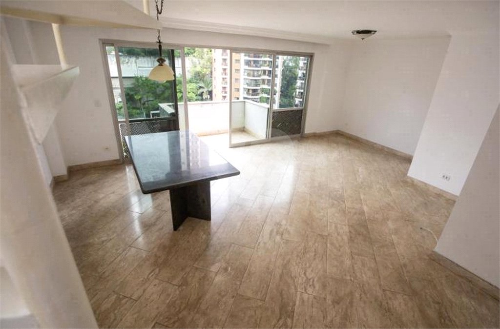 Cobertura à venda com 4 quartos, sendo 1 suíte,  em Real Parque, São Paulo, SP