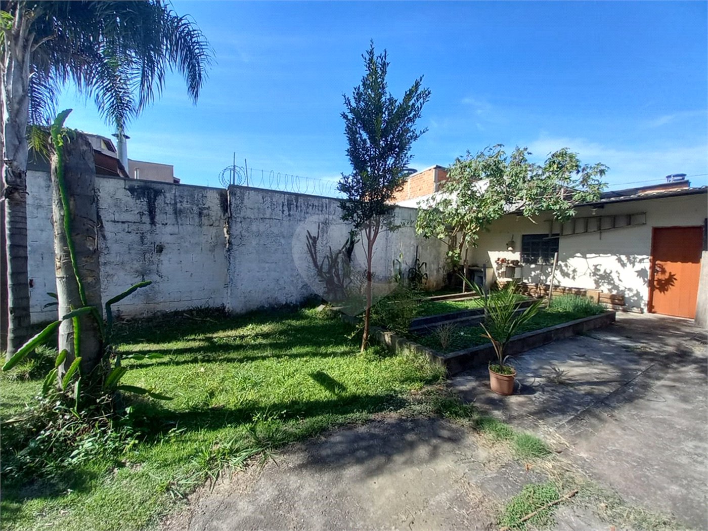 Sobrado à venda com 4 quartos, sendo 2 suítes, em Tremembé, São Paulo, SP