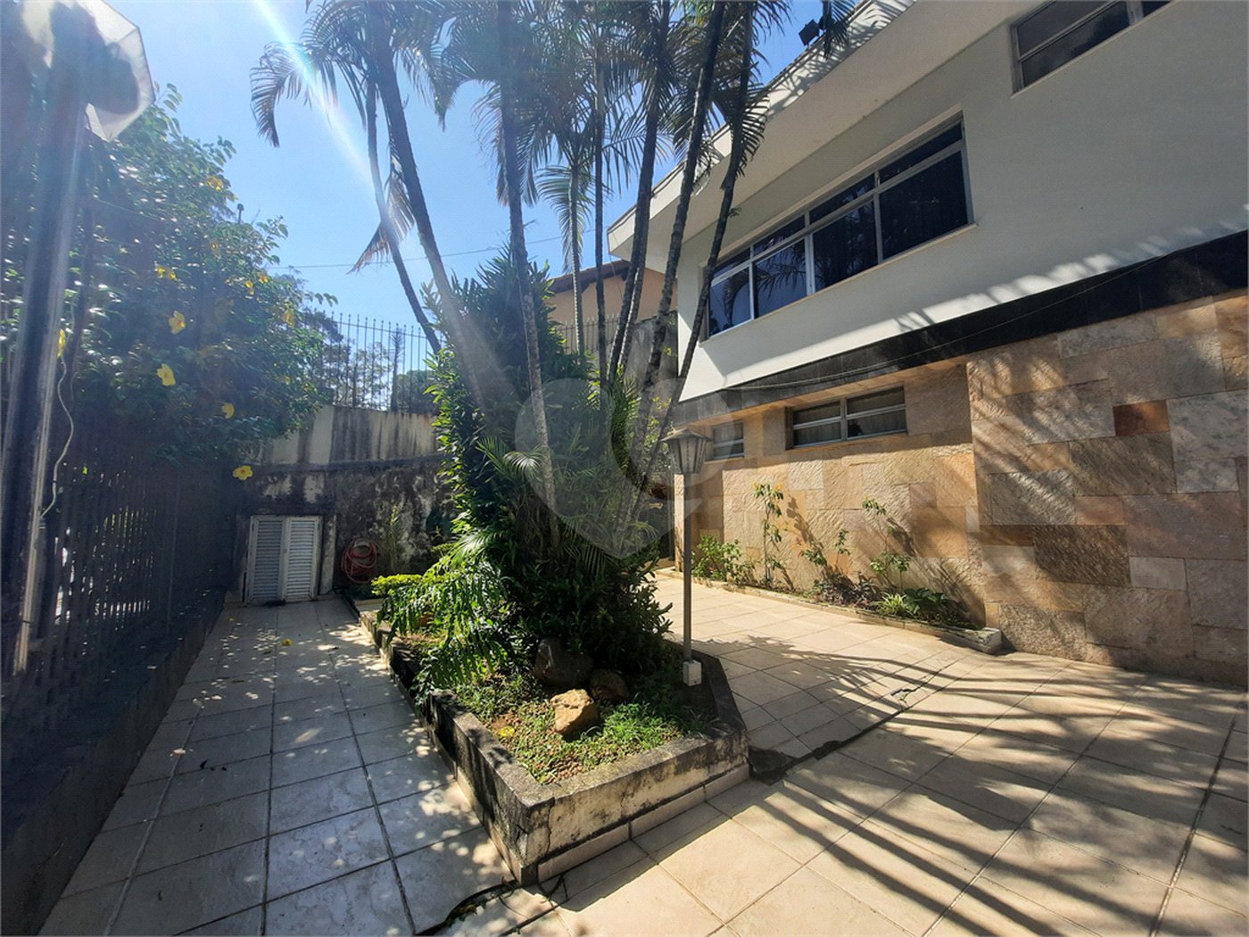 Casa à venda com 4 quartos, sendo 3 suítes,  em Jardim Marajoara, São Paulo, SP