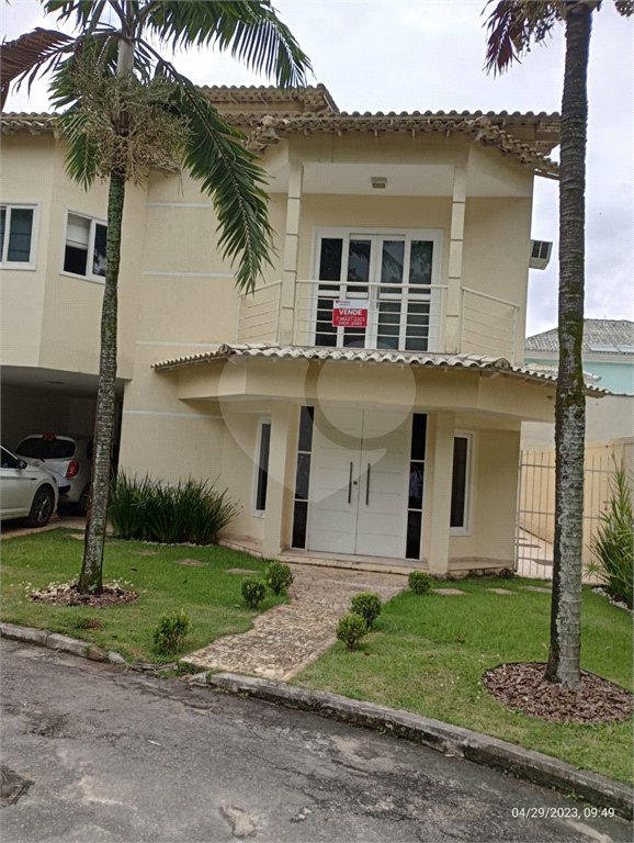 Casa à venda com 5 quartos, sendo 3 suítes, no condomínio Mansões da Prata, Rio de Janeiro - RJ