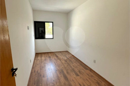 Sobrado à venda com 3 quartos, sendo 1 suíte,  em Jardim Esperança, Mogi das Cruzes, SP