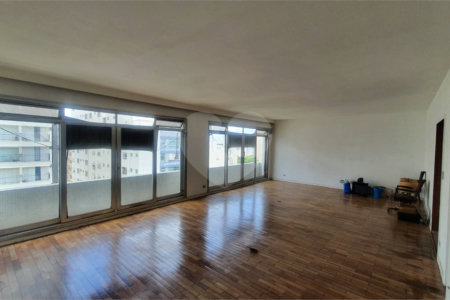 Apartamento à venda com 3 quartos, sendo 2 suítes, em Jardim Paulista, São Paulo, SP