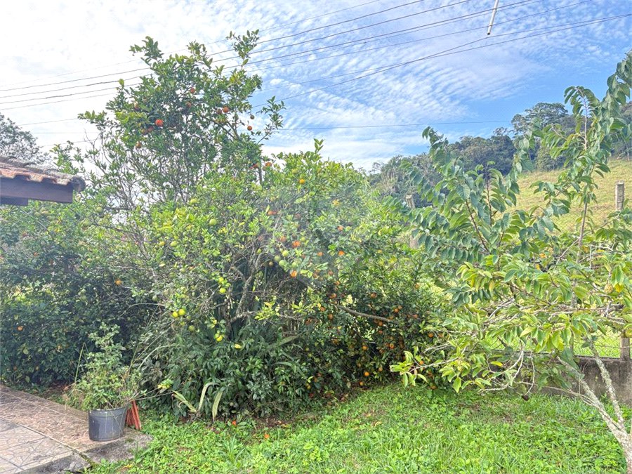Sítio à venda com 3 quartos, sendo 1 suíte, no Centro, Guararema, SP