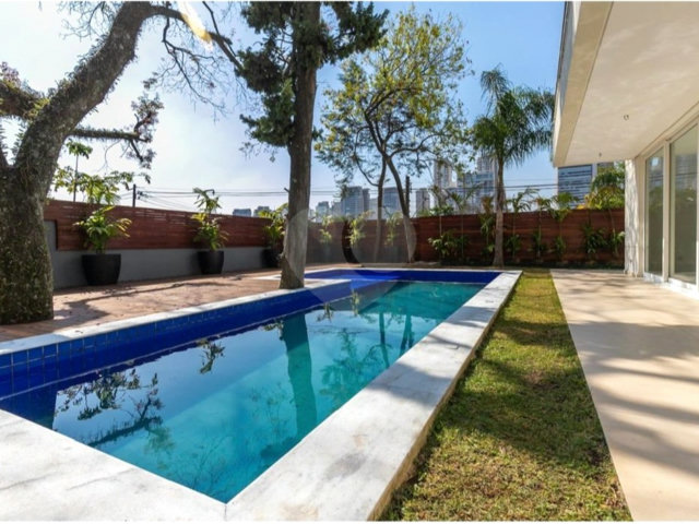 Casa à venda com 4 suítes no condomínio Porto Fino, São Paulo - SP