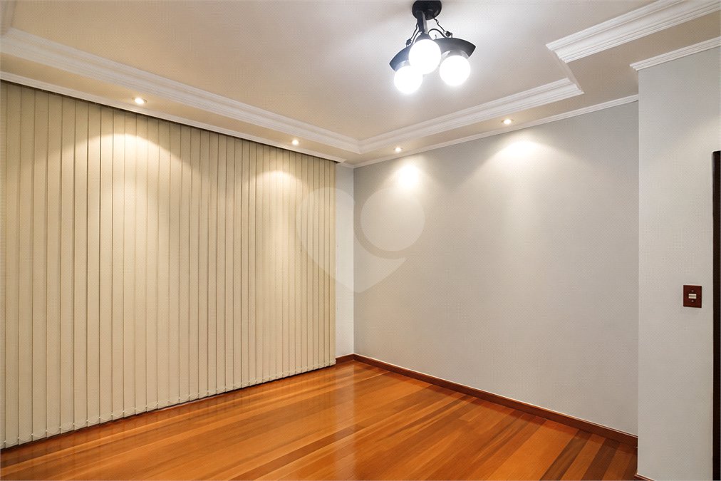 Sobrado à venda com 3 quartos, sendo 1 suíte, em Jardim Utinga, Santo André, SP