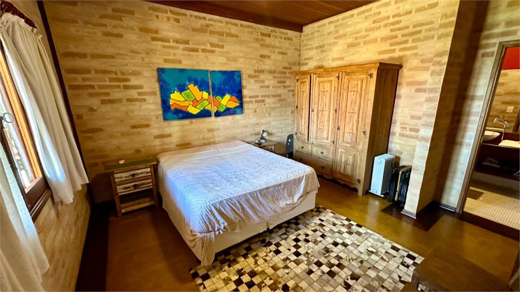 Casa para venda no Condomínio Vivenda do Broa.