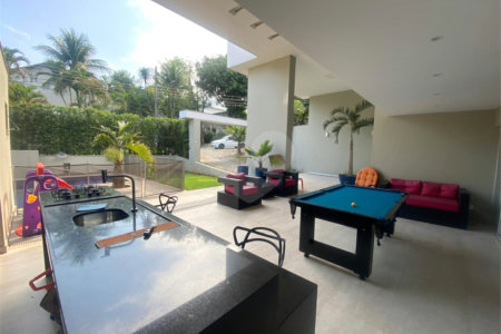 Casa à venda com 4 quartos, sendo 3 suítes, no condomínio Marc Ferez, Rio de Janeiro - RJ