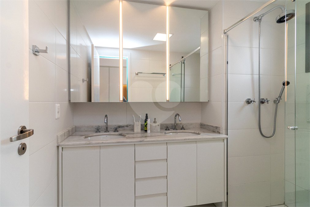 Apartamento à venda com 2 suítes em Santo Amaro, São Paulo, SP
