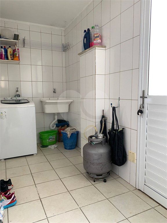 Casa à venda com 3 quartos, sendo 2 suítes,  no condomínio Residencial Jardins, São Bernardo do Campo - SP