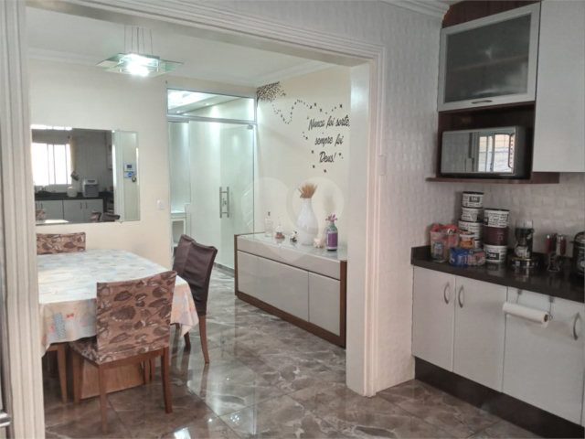 Sobrado à venda com 3 quartos, sendo 1 suíte,  em Jardim Santa Beatriz, Guarulhos, SP