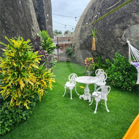 Casa à venda com 3 quartos, sendo 2 suítes, no condomínio Vale Encantado, Rio de Janeiro - RJ