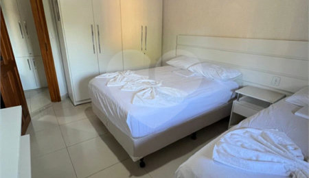 Apartamento à venda com 1 quarto em Taperapuan, Porto Seguro, BA