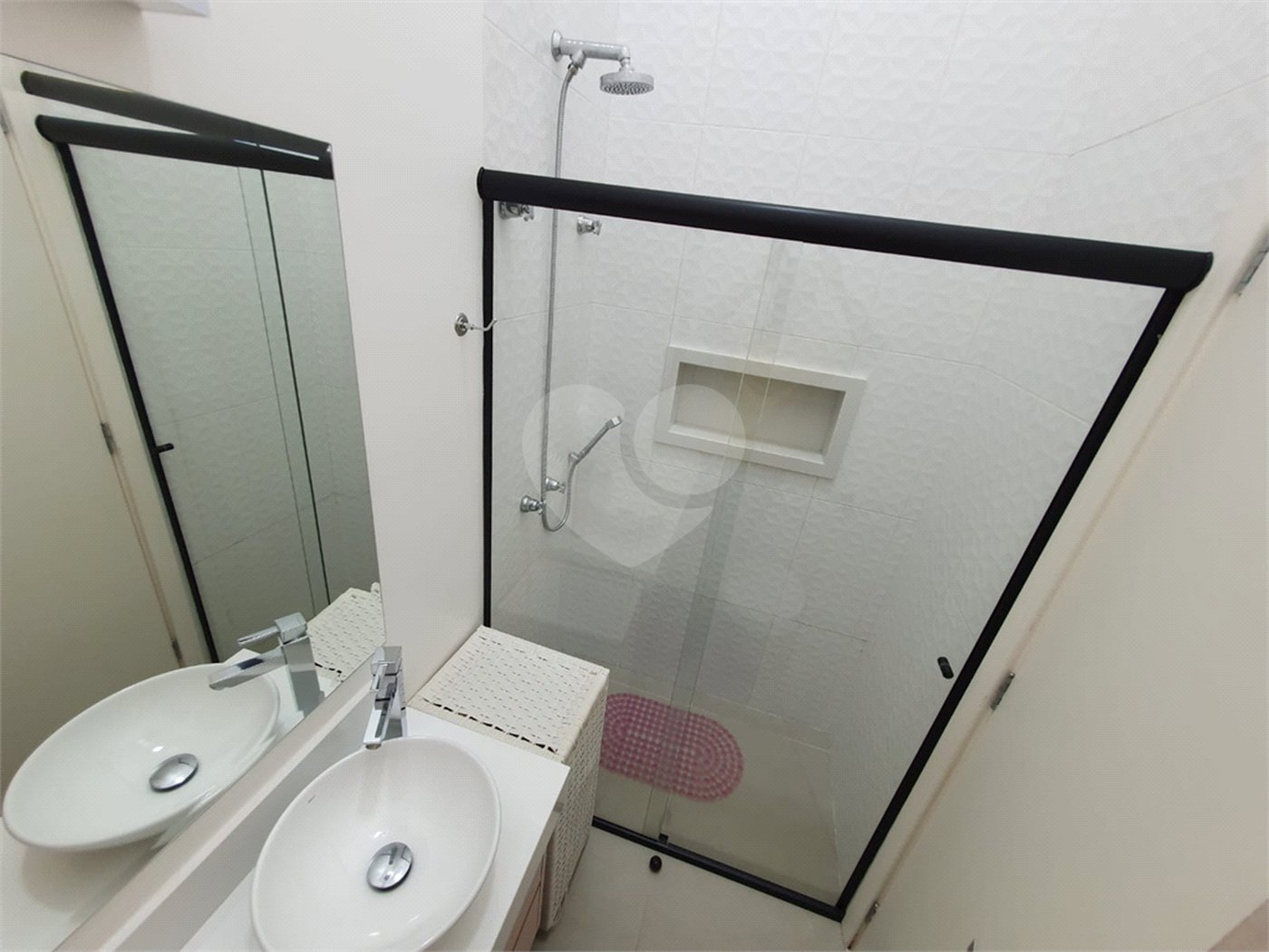 Casa à venda com 6 quartos, sendo 5 suítes, no condomínio Jardim Primavera, Louveira - SP
