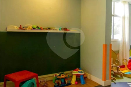 Apartamento à venda com 4 quartos, sendo 2 suítes,  em Vila Anastácio, São Paulo, SP