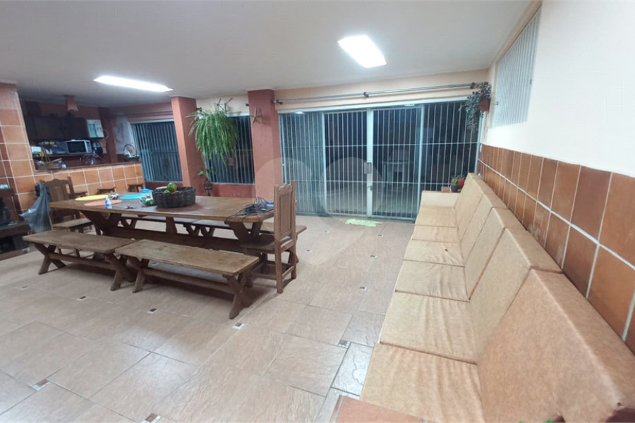 Sobrado à venda ou para alugar com 4 quartos, sendo 1 suíte,  em Santana, São Paulo, SP