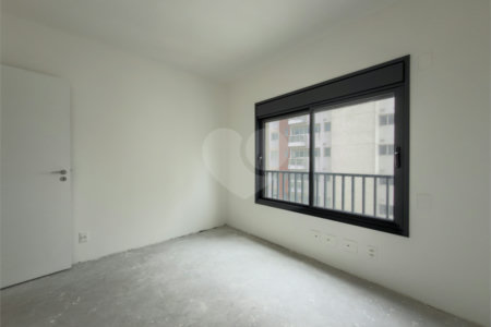 Apartamento à venda com 3 suítes em Vila Nova Conceição, São Paulo, SP