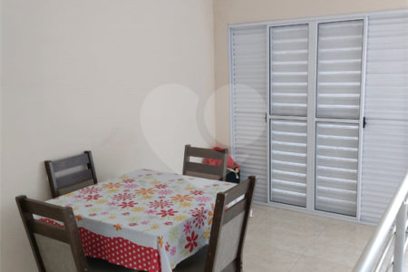 Sobrado à venda com 3 quartos em Parque Residencial Casa Branca, Suzano, SP