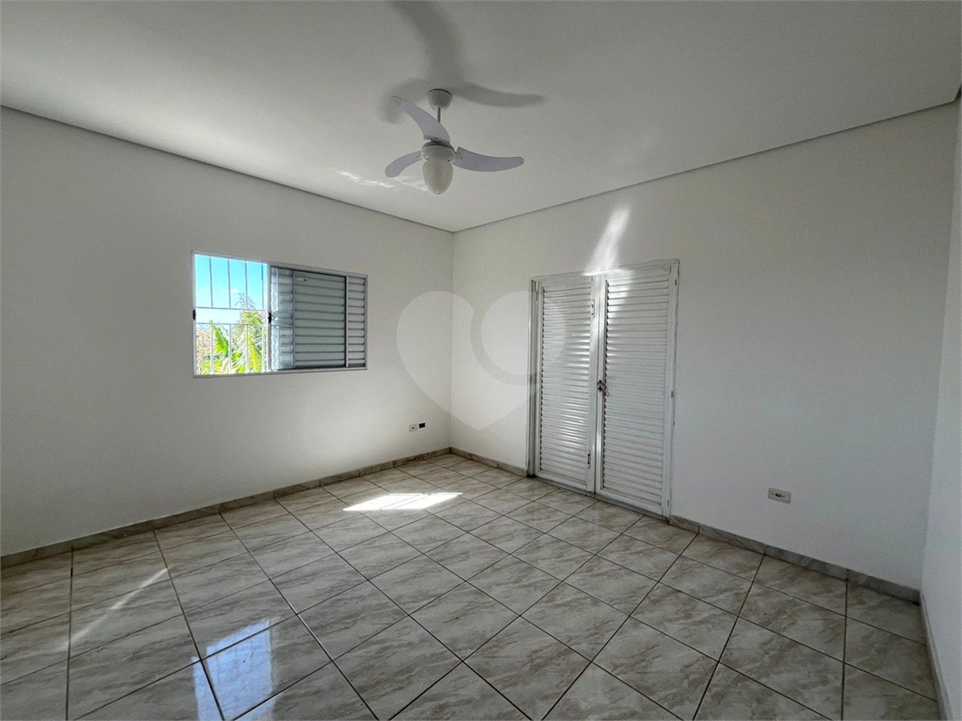 Casa à venda com 4 quartos, sendo 2 suítes, em Nova Cerejeira, Atibaia, SP