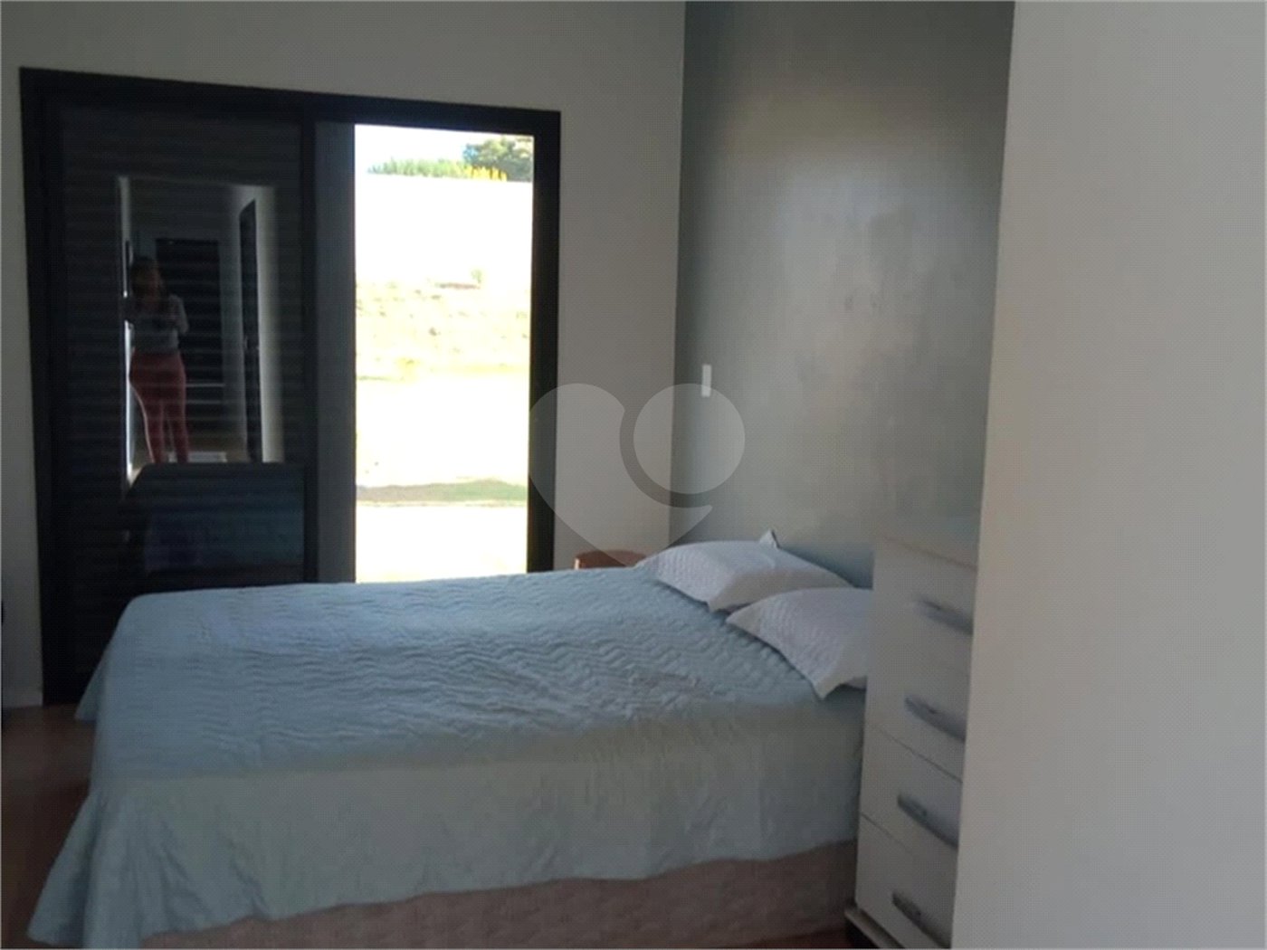 Casa à venda com 3 quartos, sendo 1 suíte, no condomínio Village Ipanema Ii, Araçoiaba da Serra - SP