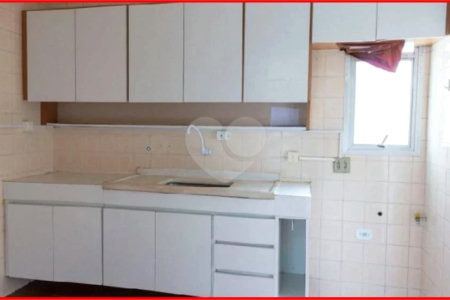 Apartamento à venda com 3 quartos, sendo 1 suíte, em Bosque da Saúde, São Paulo, SP