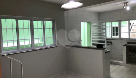 Sobrado à venda com 3 quartos em Jardim Humaitá, São Paulo, SP