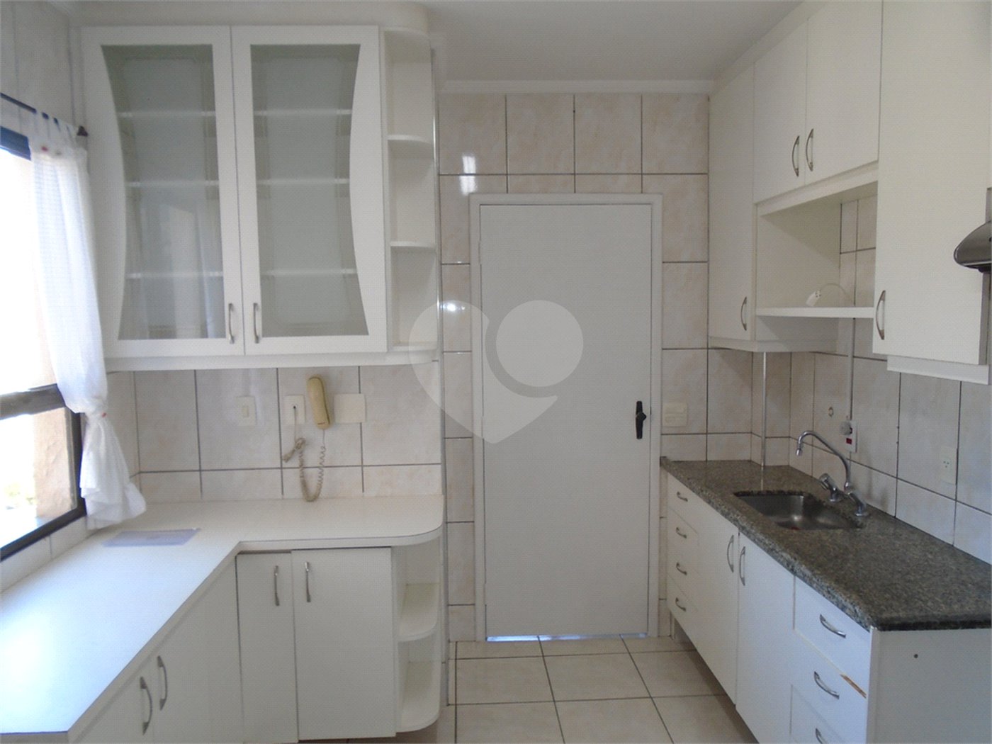 Apartamento à venda com 3 quartos, sendo 1 suíte, em Vila Oliveira, Mogi das Cruzes, SP