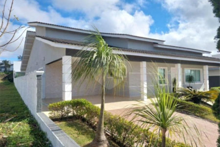 Condomínio à venda com 4 quartos, sendo 2 suítes, em Colinas do Paratehy, Mogi das Cruzes, SP