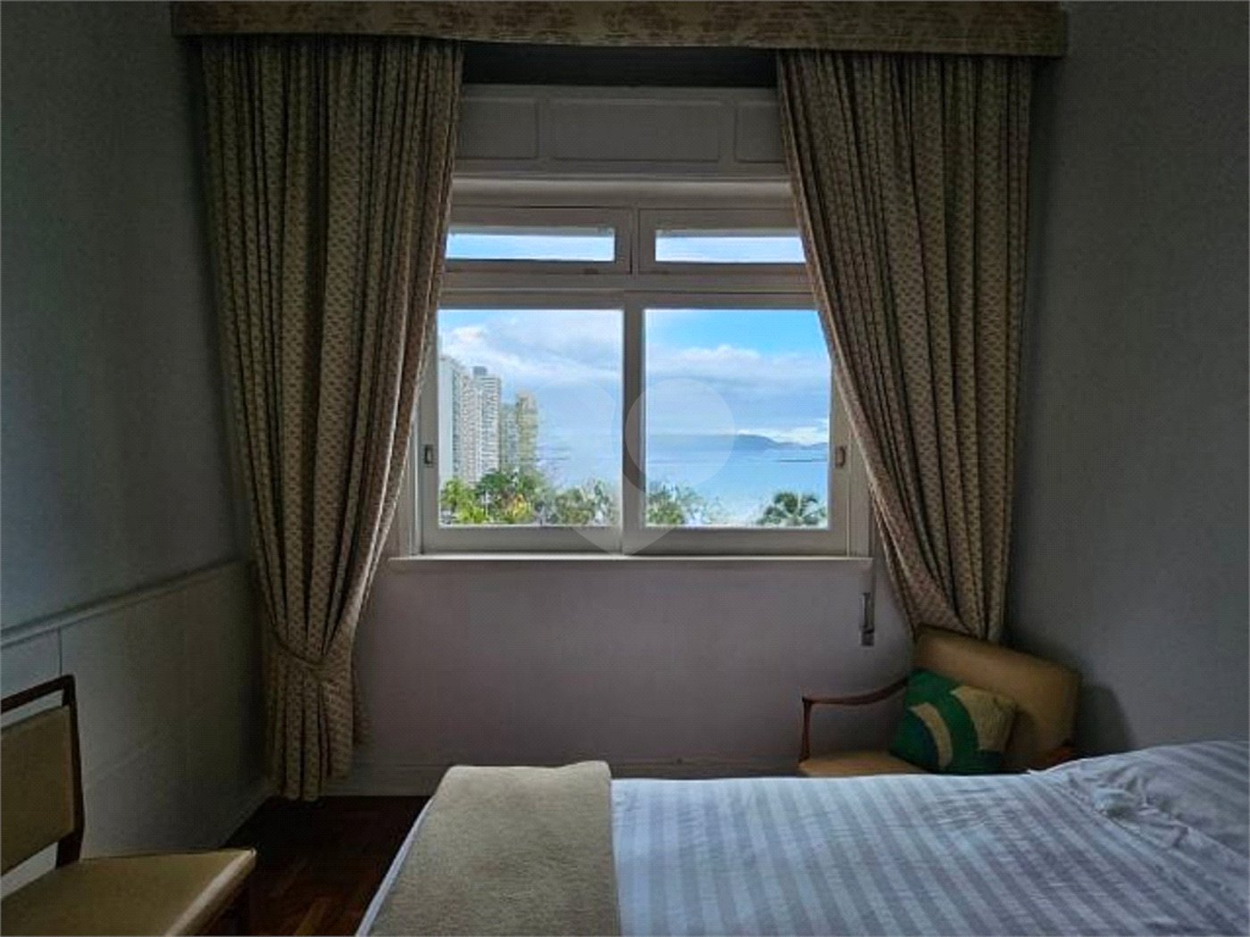 Apartamento à venda com 4 quartos em Pitangueiras, Guarujá, SP