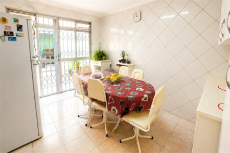 Casa à venda com 3 quartos, sendo 1 suíte, em Santo Amaro, São Paulo, SP