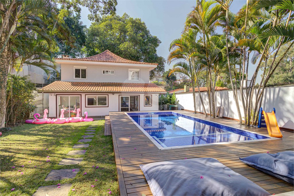 Casa de Vila à venda com 4 quartos, sendo 2 suítes,  em Jardim Marajoara, São Paulo, SP