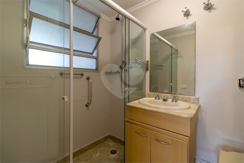 Apartamento à venda com 3 quartos, sendo 2 suítes, em Alto da Boa Vista, São Paulo, SP