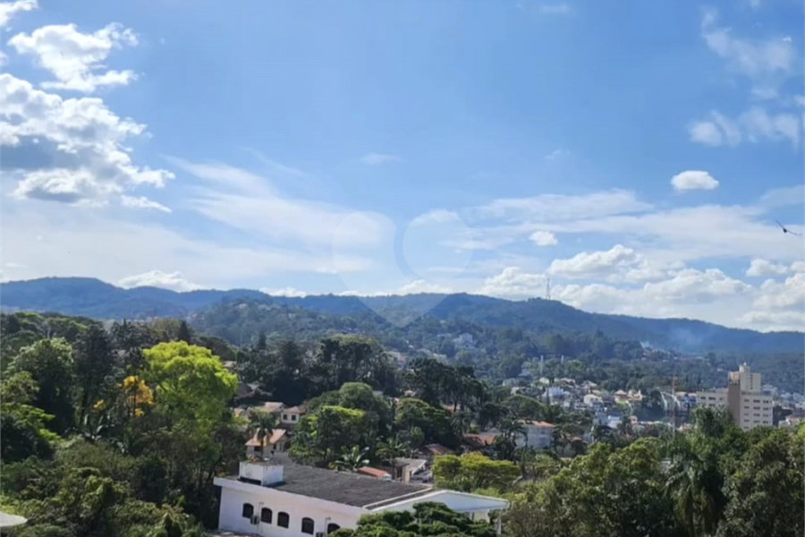 Casa à venda com 4 suítes no condomínio Villaggio Houda, São Paulo - SP