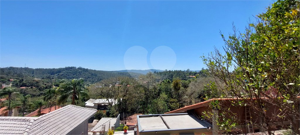 Casa à venda com 3 quartos, sendo 2 suítes, no condomínio Alpes de Caieiras, Caieiras - SP