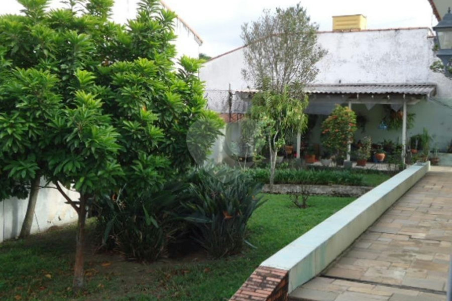 Casa Térrea à venda com 4 quartos, sendo 1 suíte,  em Jardim Peri, São Paulo, SP