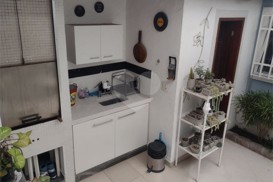 Sobrado à venda com 3 suítes em Parada Inglesa, São Paulo, SP