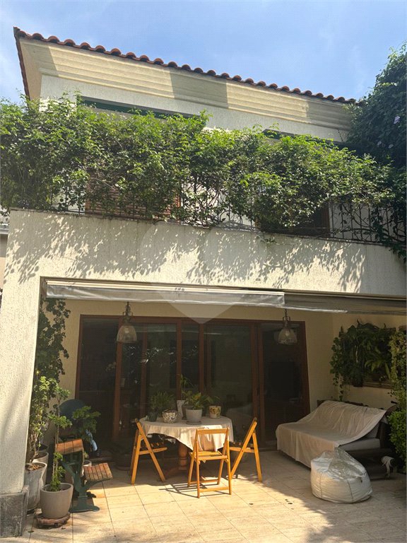 Casa à venda com 5 quartos, sendo 3 suítes, em Jardim América, São Paulo, SP