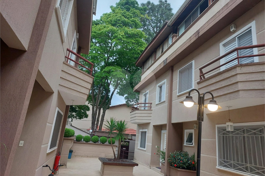 Casa à venda com 3 quartos, sendo 1 suíte, no condomínio Algarve Residencial, São Paulo - SP